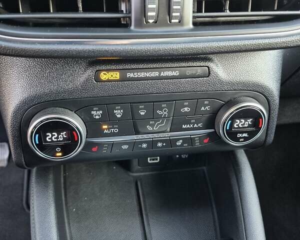 Сірий Форд Куга, об'ємом двигуна 2.49 л та пробігом 27 тис. км за 27200 $, фото 19 на Automoto.ua