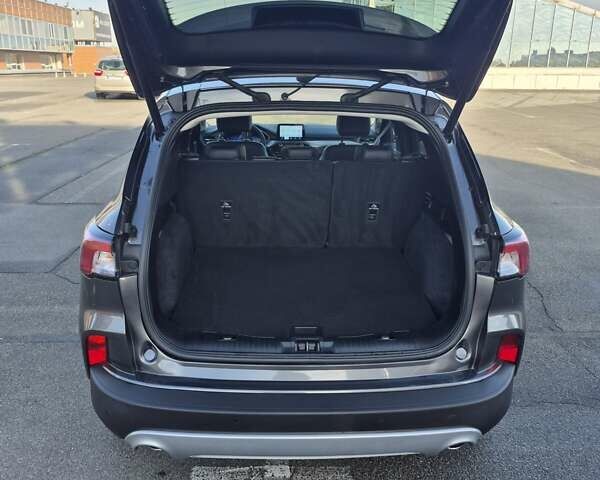 Сірий Форд Куга, об'ємом двигуна 2.49 л та пробігом 27 тис. км за 27200 $, фото 31 на Automoto.ua