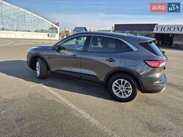 Сірий Форд Куга, об'ємом двигуна 2.49 л та пробігом 27 тис. км за 27200 $, фото 4 на Automoto.ua