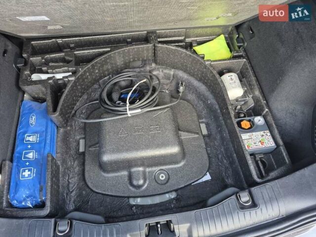 Сірий Форд Куга, об'ємом двигуна 2.49 л та пробігом 27 тис. км за 27200 $, фото 34 на Automoto.ua