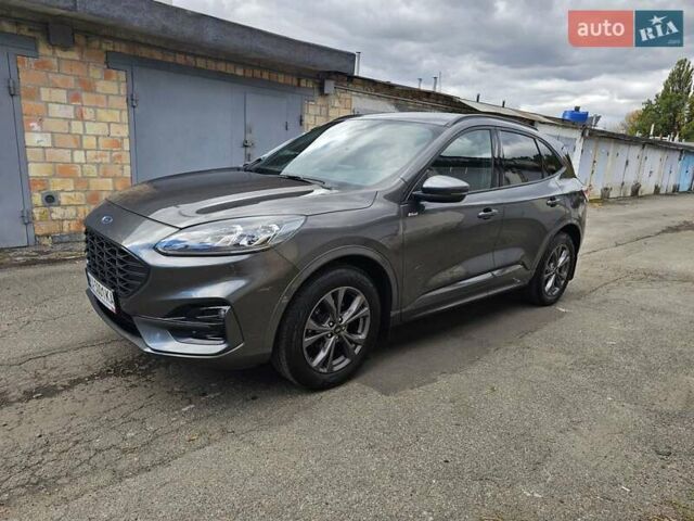 Серый Форд Куга, объемом двигателя 1.5 л и пробегом 43 тыс. км за 15700 $, фото 7 на Automoto.ua