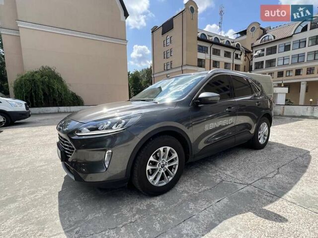 Серый Форд Куга, объемом двигателя 2 л и пробегом 42 тыс. км за 29500 $, фото 2 на Automoto.ua