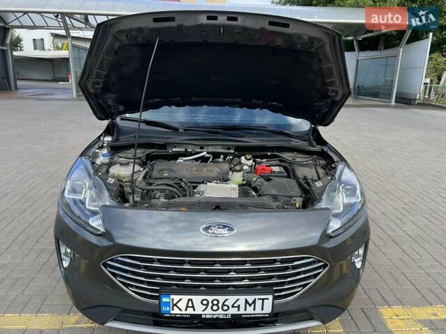 Серый Форд Куга, объемом двигателя 2 л и пробегом 23 тыс. км за 32000 $, фото 8 на Automoto.ua