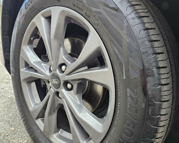 Серый Форд Куга, объемом двигателя 1.5 л и пробегом 43 тыс. км за 15700 $, фото 10 на Automoto.ua