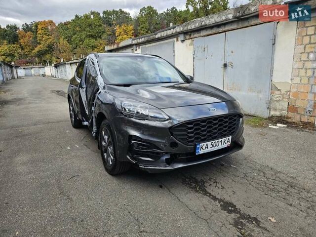 Серый Форд Куга, объемом двигателя 1.5 л и пробегом 43 тыс. км за 15700 $, фото 8 на Automoto.ua