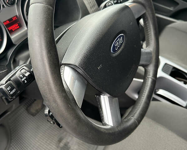 Синий Форд Куга, объемом двигателя 2.52 л и пробегом 192 тыс. км за 10000 $, фото 17 на Automoto.ua