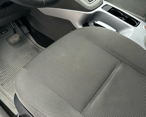 Синий Форд Куга, объемом двигателя 2.52 л и пробегом 192 тыс. км за 10000 $, фото 18 на Automoto.ua