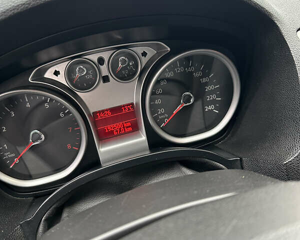 Синий Форд Куга, объемом двигателя 2.52 л и пробегом 192 тыс. км за 10000 $, фото 16 на Automoto.ua