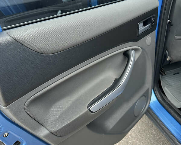 Синий Форд Куга, объемом двигателя 2.52 л и пробегом 192 тыс. км за 10000 $, фото 23 на Automoto.ua