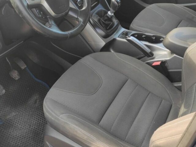 Форд Куга 2013 в Павлограде на Automoto.ua Синий Форд Куга, объемом двигателя 2 л и пробегом 214 тыс. км за 10900 $, фото 4 на Automoto.ua