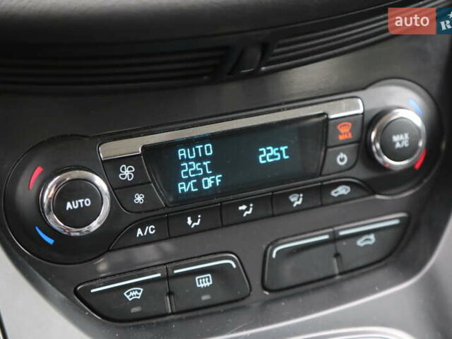 Форд Куга 2013 в Киеве на Automoto.ua Синий Форд Куга, объемом двигателя 2 л и пробегом 141 тыс. км за 12500 $, фото 19 на Automoto.ua