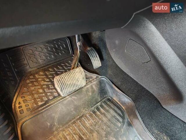 Синій Форд Куга, об'ємом двигуна 2 л та пробігом 180 тис. км за 11999 $, фото 29 на Automoto.ua