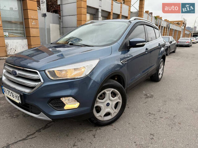 Синий Форд Куга, объемом двигателя 1.5 л и пробегом 145 тыс. км за 13500 $, фото 4 на Automoto.ua