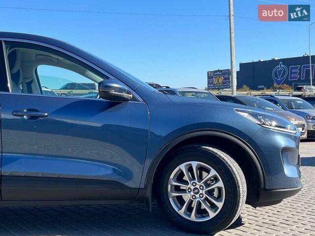Синий Форд Куга, объемом двигателя 1.5 л и пробегом 151 тыс. км за 20990 $, фото 3 на Automoto.ua