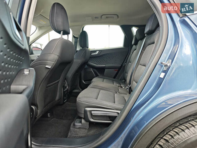 Синий Форд Куга, объемом двигателя 1.5 л и пробегом 153 тыс. км за 21160 $, фото 47 на Automoto.ua
