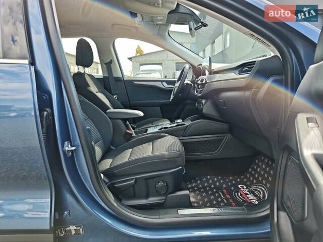 Синий Форд Куга, объемом двигателя 1.5 л и пробегом 153 тыс. км за 21160 $, фото 56 на Automoto.ua