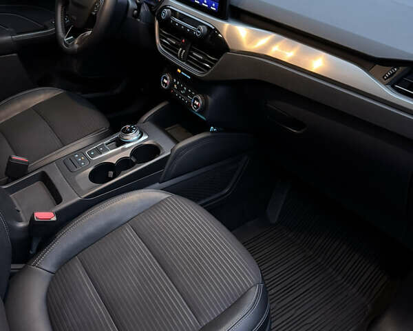 Синій Форд Куга, об'ємом двигуна 1.5 л та пробігом 28 тис. км за 26900 $, фото 20 на Automoto.ua