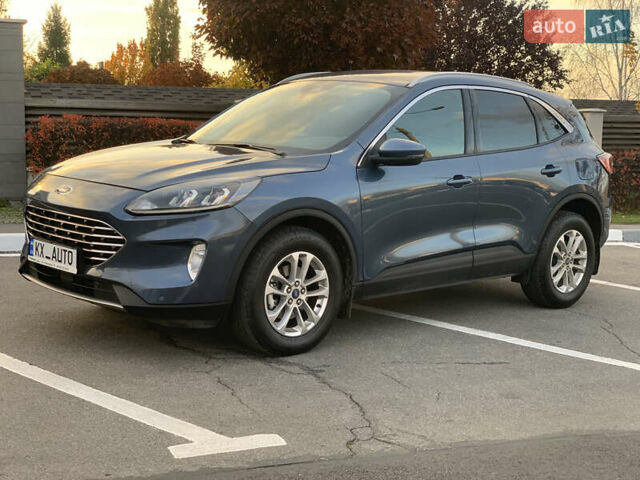 Синий Форд Куга, объемом двигателя 1.5 л и пробегом 22 тыс. км за 25800 $, фото 4 на Automoto.ua