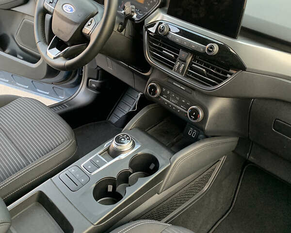 Синий Форд Куга, объемом двигателя 1.5 л и пробегом 22 тыс. км за 25800 $, фото 23 на Automoto.ua