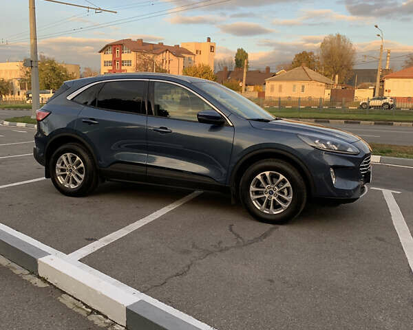 Синий Форд Куга, объемом двигателя 1.5 л и пробегом 22 тыс. км за 25800 $, фото 9 на Automoto.ua