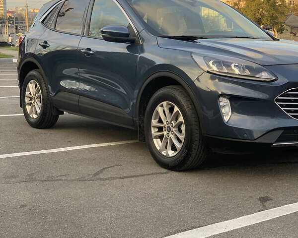 Синий Форд Куга, объемом двигателя 1.5 л и пробегом 22 тыс. км за 25800 $, фото 8 на Automoto.ua