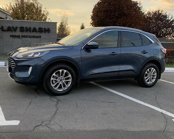 Синий Форд Куга, объемом двигателя 1.5 л и пробегом 22 тыс. км за 25800 $, фото 14 на Automoto.ua