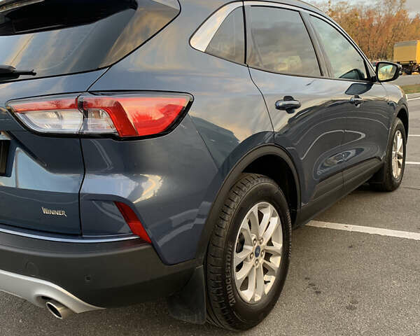 Синий Форд Куга, объемом двигателя 1.5 л и пробегом 22 тыс. км за 25800 $, фото 11 на Automoto.ua