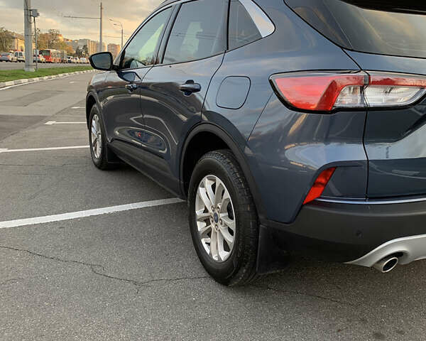 Синий Форд Куга, объемом двигателя 1.5 л и пробегом 22 тыс. км за 25800 $, фото 12 на Automoto.ua