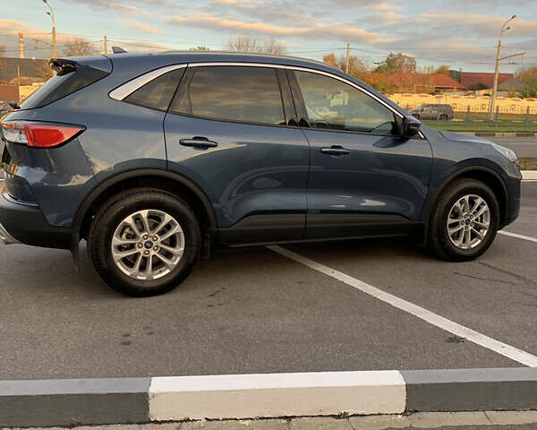 Синий Форд Куга, объемом двигателя 1.5 л и пробегом 22 тыс. км за 25800 $, фото 10 на Automoto.ua