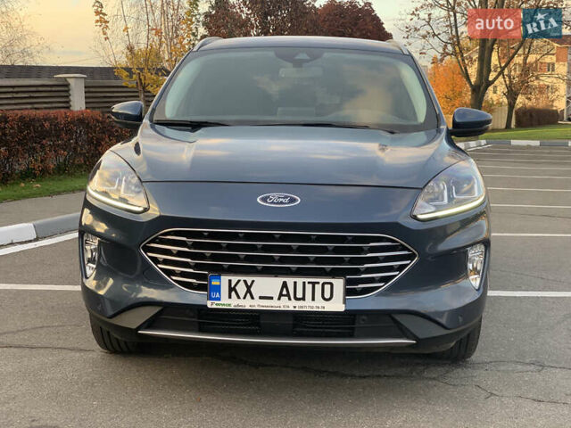 Синий Форд Куга, объемом двигателя 1.5 л и пробегом 22 тыс. км за 25800 $, фото 1 на Automoto.ua