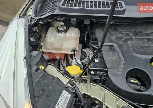 Зелений Форд Куга, об'ємом двигуна 2 л та пробігом 155 тис. км за 12500 $, фото 36 на Automoto.ua