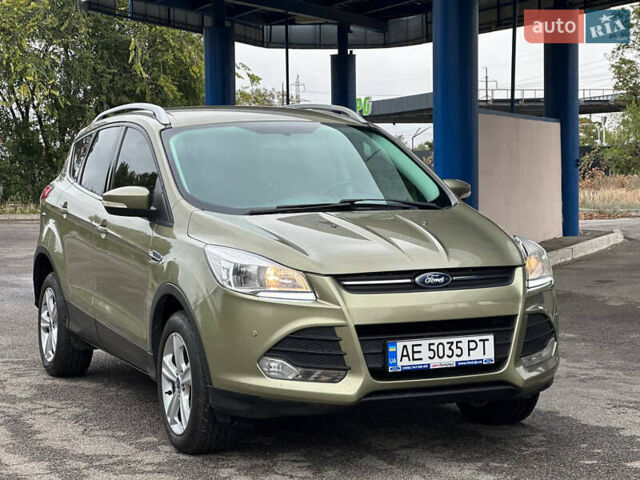Зелений Форд Куга, об'ємом двигуна 2 л та пробігом 189 тис. км за 12999 $, фото 4 на Automoto.ua