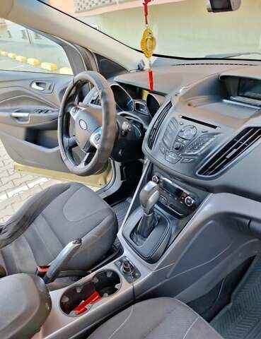 Форд Куга 2013 в Ужгороде на Automoto.ua Зеленый Форд Куга, объемом двигателя 2 л и пробегом 222 тыс. км за 11200 $, фото 19 на Automoto.ua