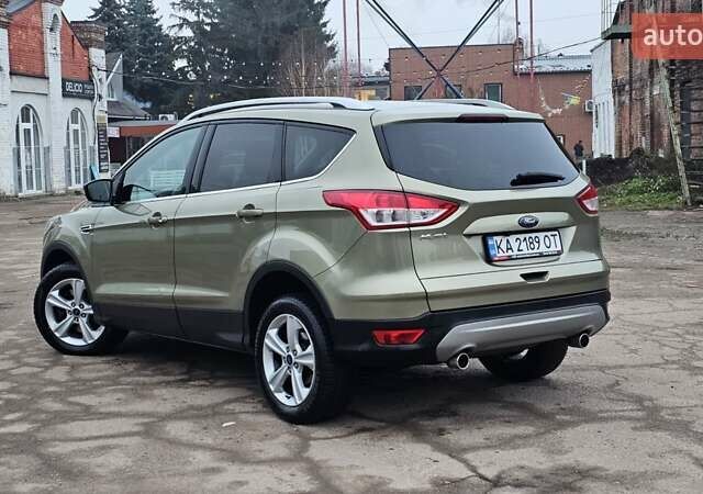 Зелений Форд Куга, об'ємом двигуна 2 л та пробігом 155 тис. км за 12500 $, фото 4 на Automoto.ua