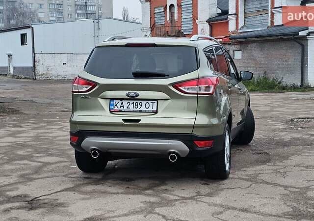 Зелений Форд Куга, об'ємом двигуна 2 л та пробігом 155 тис. км за 12500 $, фото 5 на Automoto.ua
