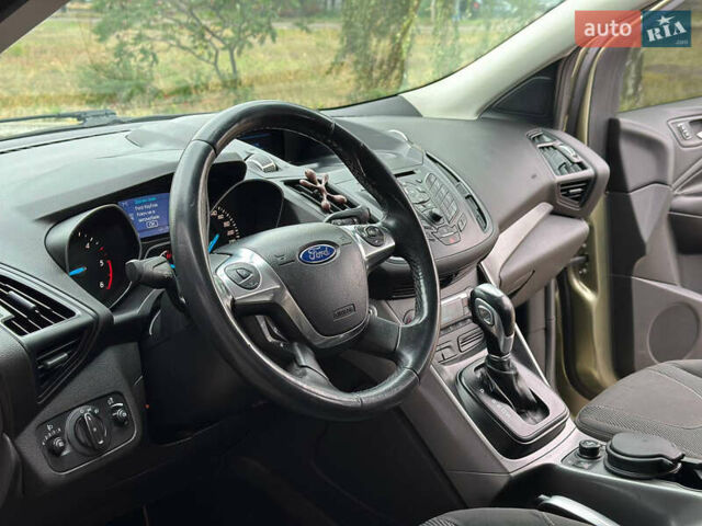 Зелений Форд Куга, об'ємом двигуна 2 л та пробігом 189 тис. км за 12999 $, фото 17 на Automoto.ua