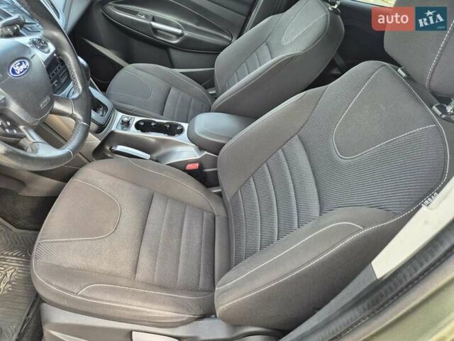 Зеленый Форд Куга, объемом двигателя 2 л и пробегом 241 тыс. км за 13500 $, фото 13 на Automoto.ua