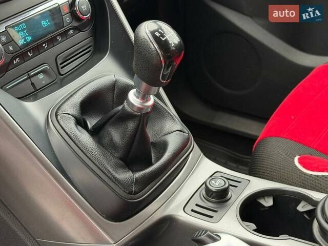 Форд Куга 2013 в Харькове на Automoto.ua Зеленый Форд Куга, объемом двигателя 2 л и пробегом 157 тыс. км за 12800 $, фото 34 на Automoto.ua