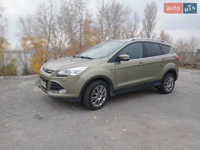 Зеленый Форд Куга, объемом двигателя 2 л и пробегом 232 тыс. км за 11700 $, фото 2 на Automoto.ua