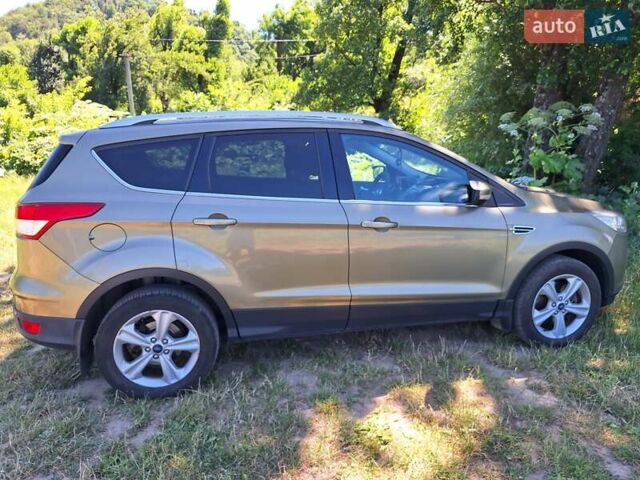 Форд Куга 2013 в Ужгороде на Automoto.ua Зеленый Форд Куга, объемом двигателя 2 л и пробегом 222 тыс. км за 11200 $, фото 7 на Automoto.ua