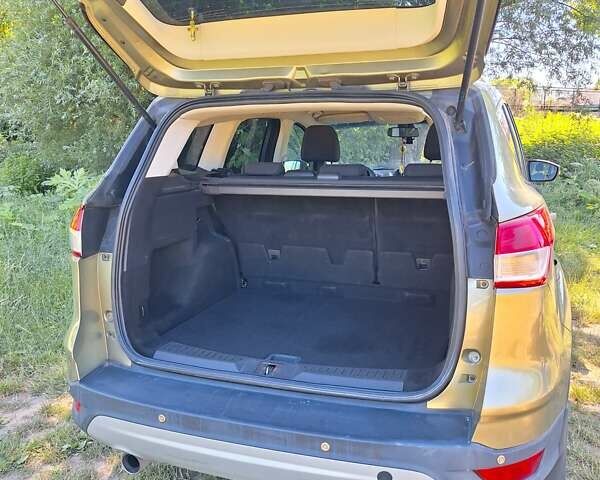 Форд Куга 2013 в Ужгороде на Automoto.ua Зеленый Форд Куга, объемом двигателя 2 л и пробегом 222 тыс. км за 11200 $, фото 23 на Automoto.ua