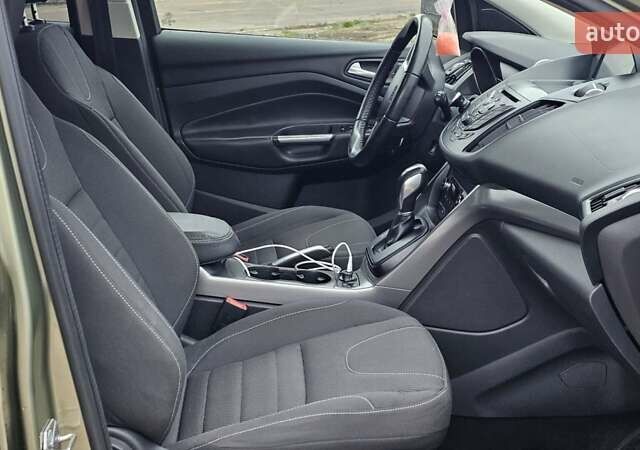 Зелений Форд Куга, об'ємом двигуна 2 л та пробігом 155 тис. км за 12500 $, фото 18 на Automoto.ua