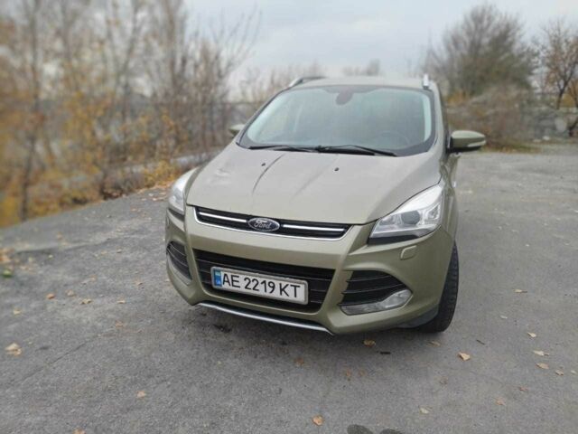Зелений Форд Куга, об'ємом двигуна 2 л та пробігом 232 тис. км за 11700 $, фото 4 на Automoto.ua