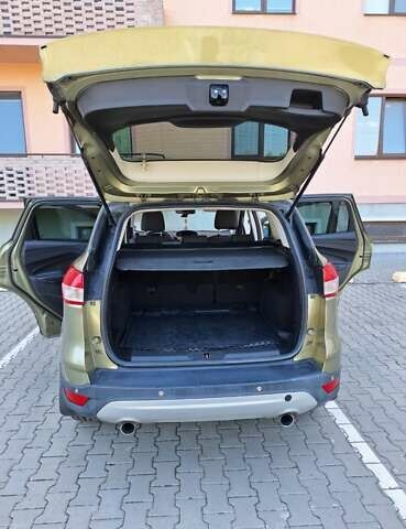 Форд Куга 2013 в Ужгороде на Automoto.ua Зеленый Форд Куга, объемом двигателя 2 л и пробегом 222 тыс. км за 11200 $, фото 24 на Automoto.ua