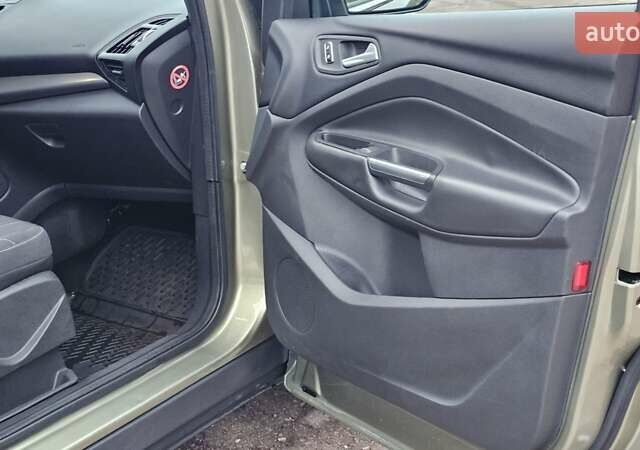 Зелений Форд Куга, об'ємом двигуна 2 л та пробігом 155 тис. км за 12500 $, фото 21 на Automoto.ua