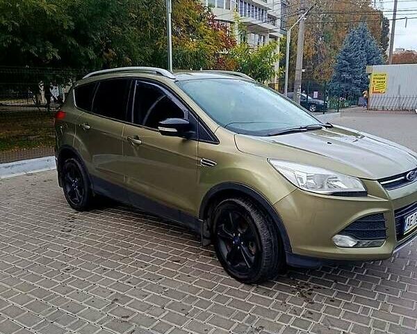 Зеленый Форд Куга, объемом двигателя 2 л и пробегом 108 тыс. км за 12300 $, фото 1 на Automoto.ua