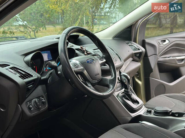 Зелений Форд Куга, об'ємом двигуна 2 л та пробігом 189 тис. км за 12999 $, фото 18 на Automoto.ua