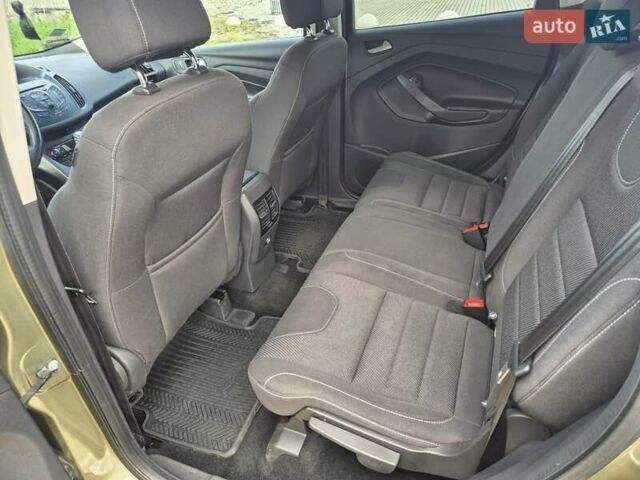 Зеленый Форд Куга, объемом двигателя 2 л и пробегом 241 тыс. км за 13500 $, фото 8 на Automoto.ua