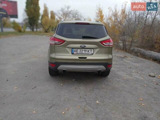 Зеленый Форд Куга, объемом двигателя 2 л и пробегом 232 тыс. км за 11700 $, фото 3 на Automoto.ua