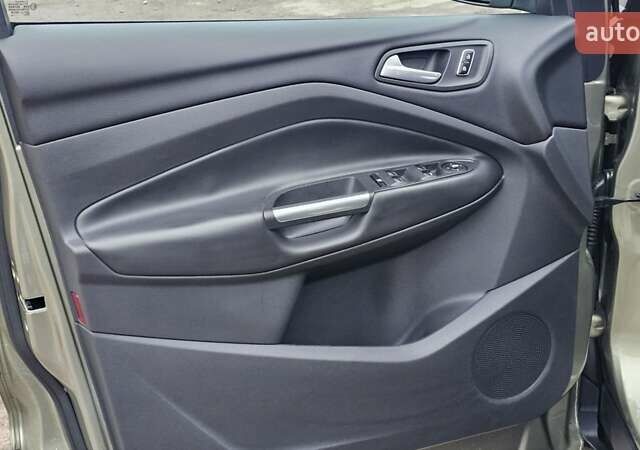 Зелений Форд Куга, об'ємом двигуна 2 л та пробігом 155 тис. км за 12500 $, фото 27 на Automoto.ua